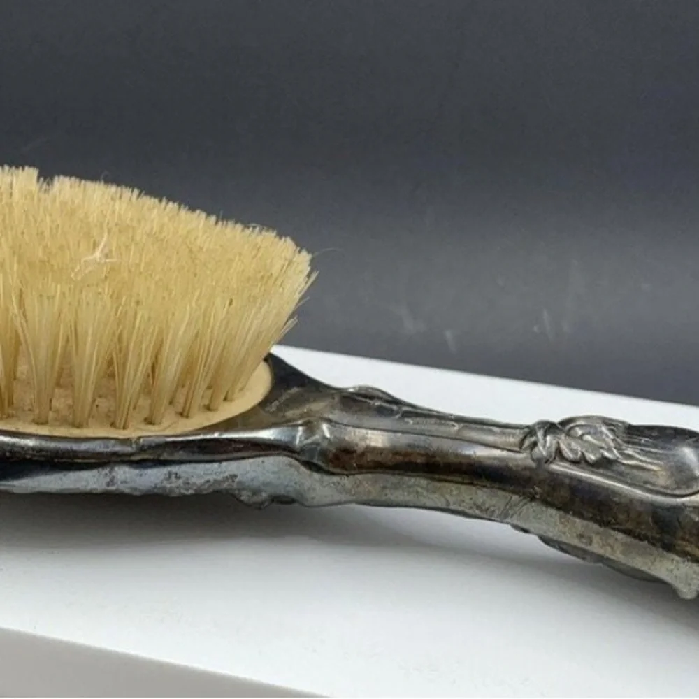 Art Nouveau Silver Hairbrush - Picture 4 of 7